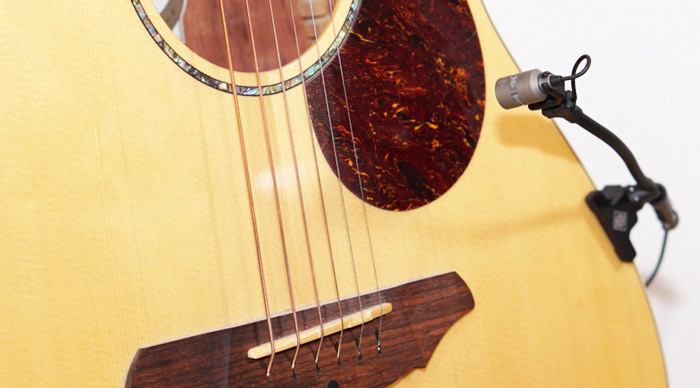 9 Neumann MCM Gitarre